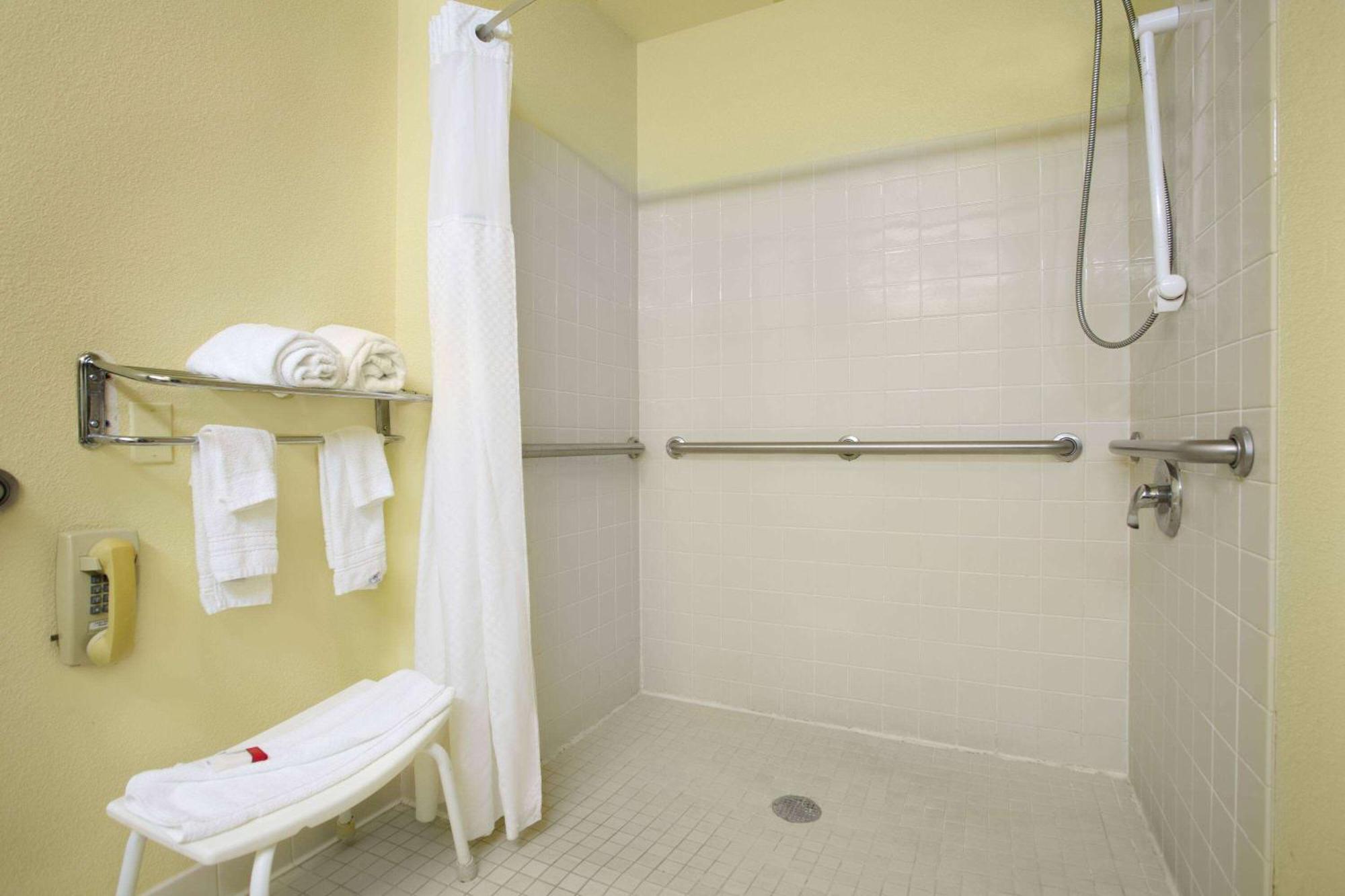 Hotel Super 8 By Wyndham Va