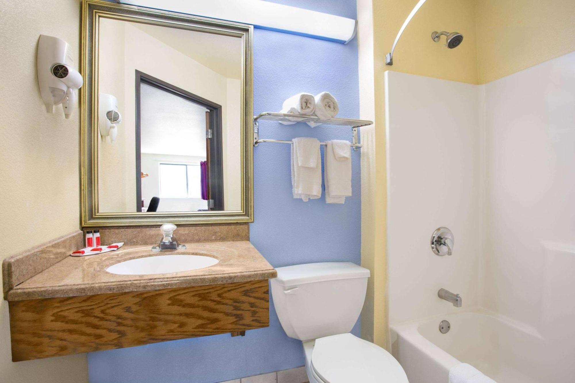 Super 8 By Wyndham Va Hotel Lynchburg