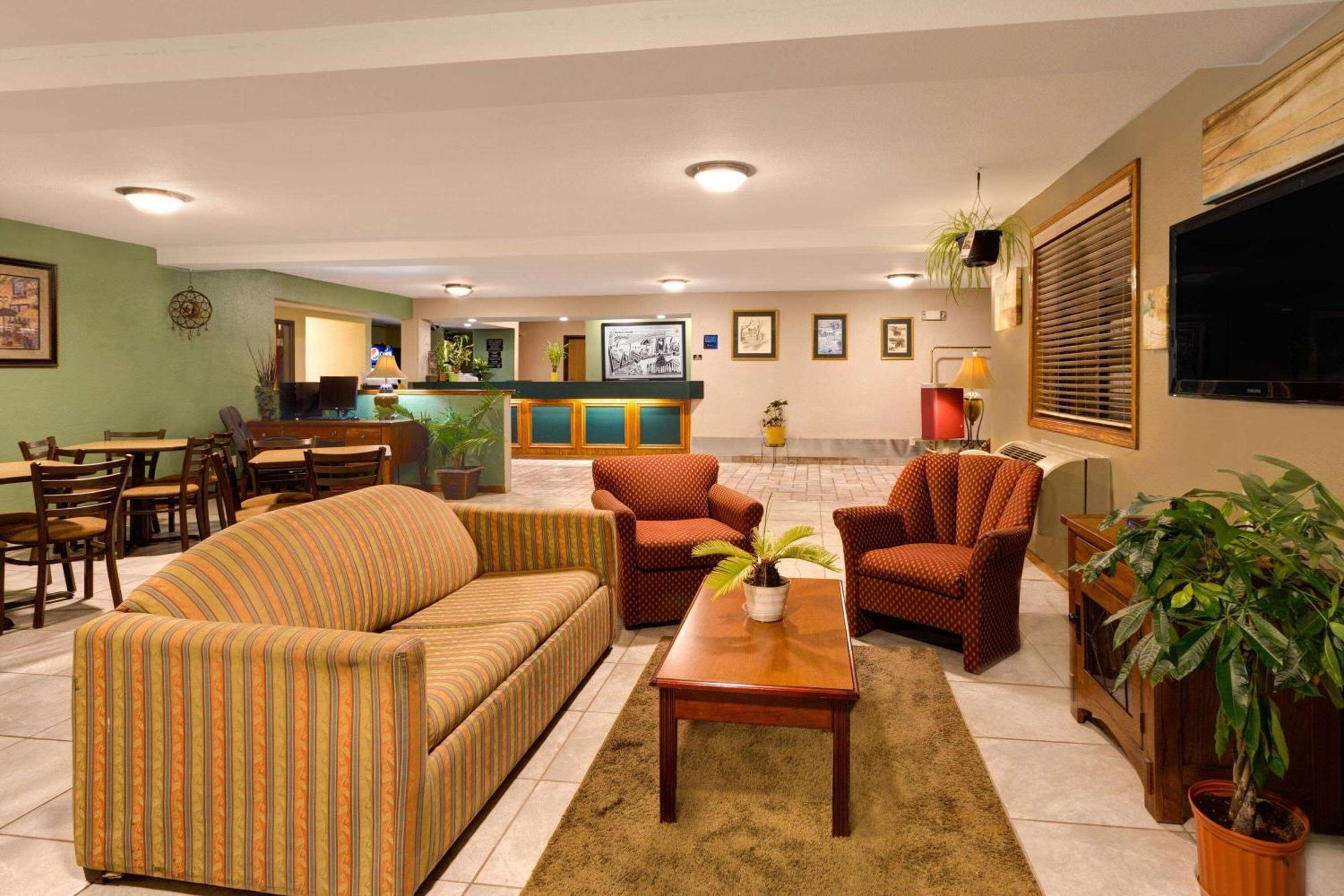 Super 8 By Wyndham Va Hotel 2*