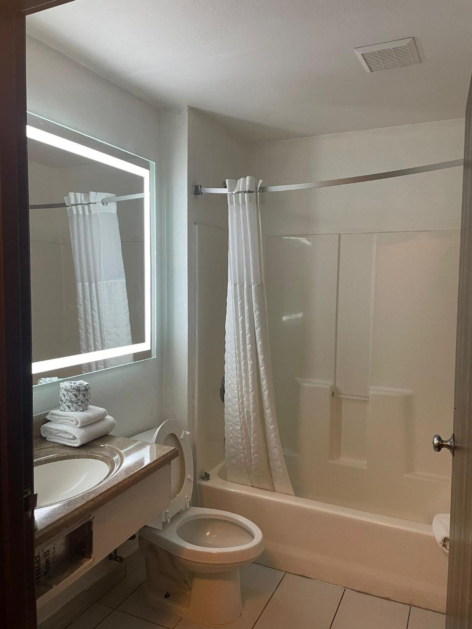 Super 8 By Wyndham Va 2* Lynchburg