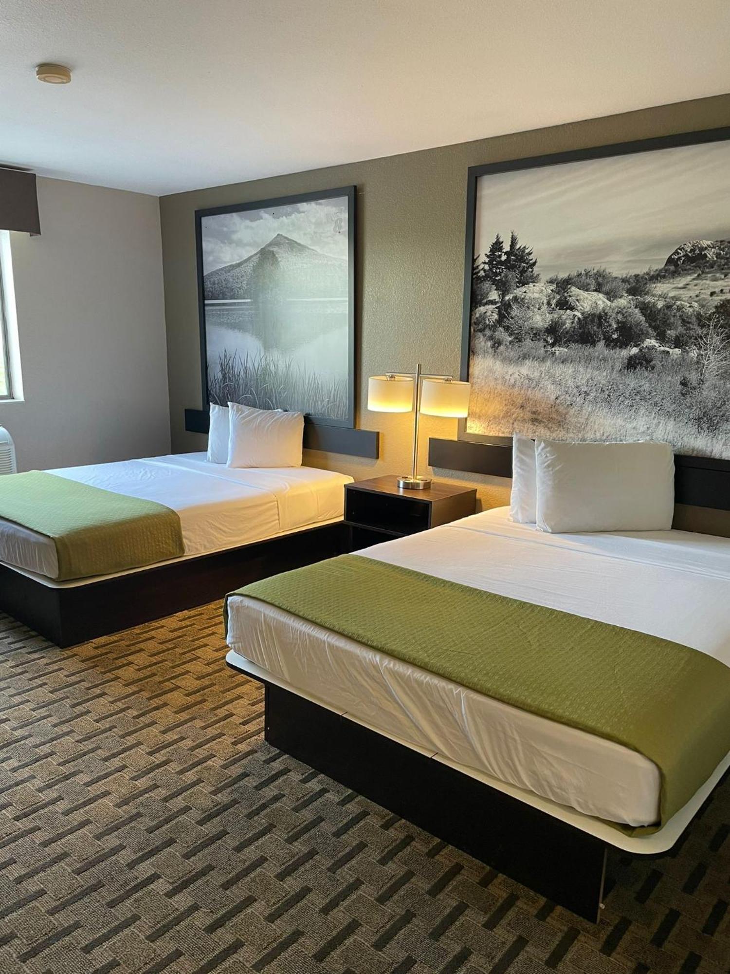 Super 8 By Wyndham Va Hotel