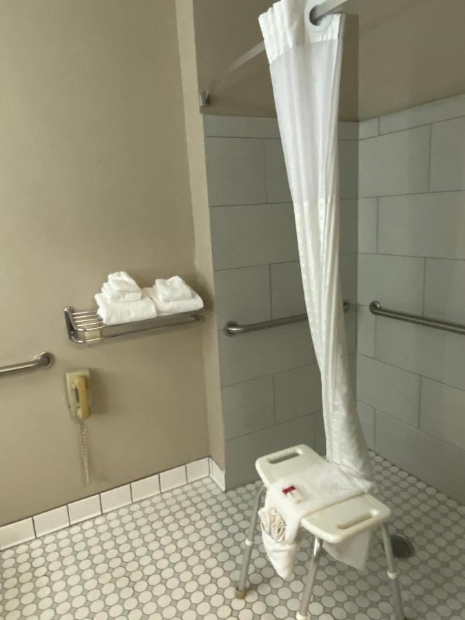 Super 8 By Wyndham Va 2*